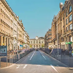 Cosy Sur La Prestigieuse Rue Faidherbe, A Deux Pas De La Gare Flandre Appartement